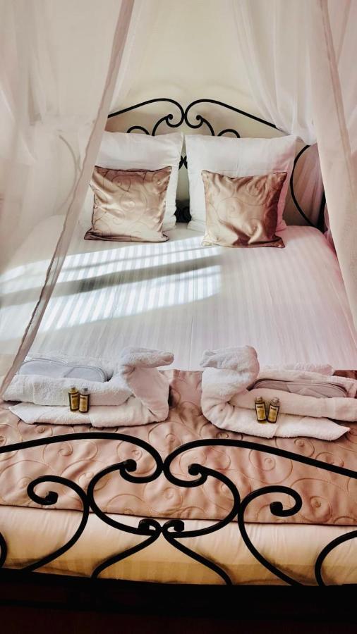 Le Secret De Louise Apartment Epernay Ngoại thất bức ảnh